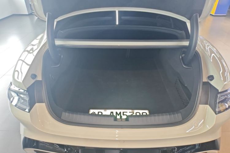 Used Xiaomi Auto SU7 2024 Four-Wheel-Drive Max Founder's Edition Trunk