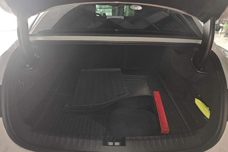 Used Xiaomi Auto SU7 2024 Rear-Drive Long-Range Intelligent Driving Version Trunk