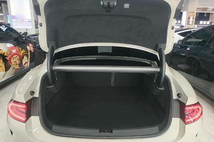 Used Xiaomi Auto SU7 2024 Four-Wheel Drive Ultra-Long Range Advanced Intelligent Driving Max Edition Trunk