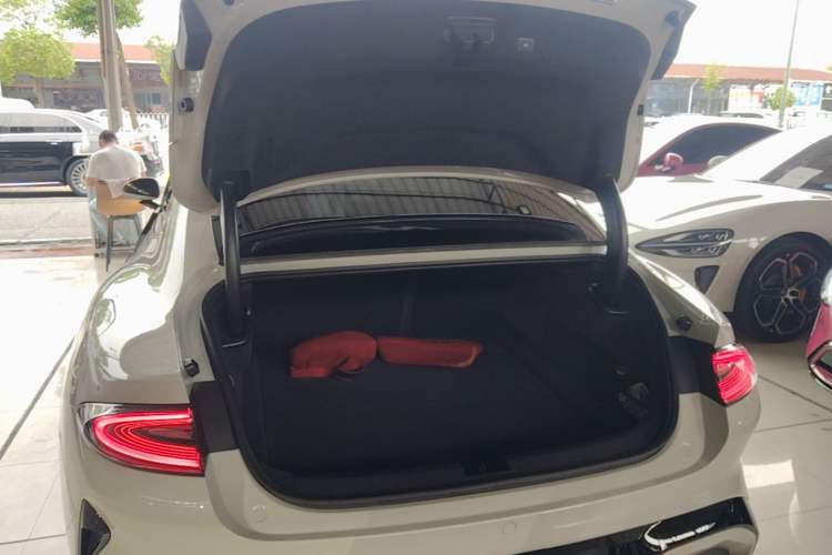 Used Xiaomi Auto SU7 2024 Rear-Drive Long-Range Intelligent Driving Version Trunk