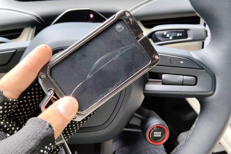 Used Xiaomi Auto SU7 2024 Rear-Drive Long-Range Intelligent Driving Version Vehicle Key