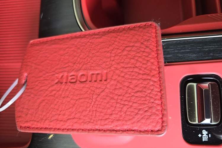 Used Xiaomi Auto SU7 2024 Rear-Drive Long-Range Intelligent Driving Version Vehicle Key