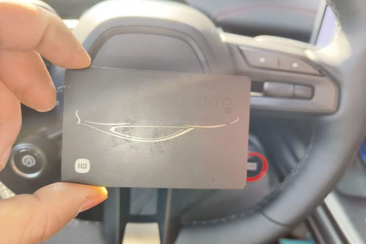 Used Xiaomi Auto SU7 2024 Rear-Drive Long-Range Intelligent Driving Version Vehicle Key