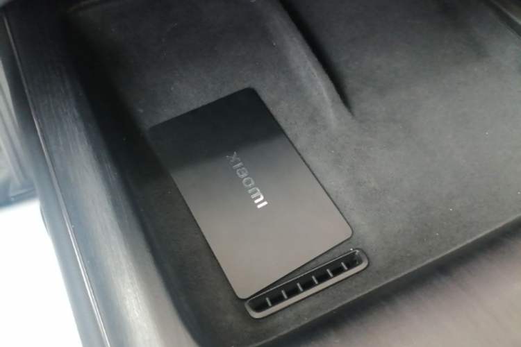 Used Xiaomi Auto SU7 2024 Rear-Drive Long-Range Intelligent Driving Version Vehicle Key