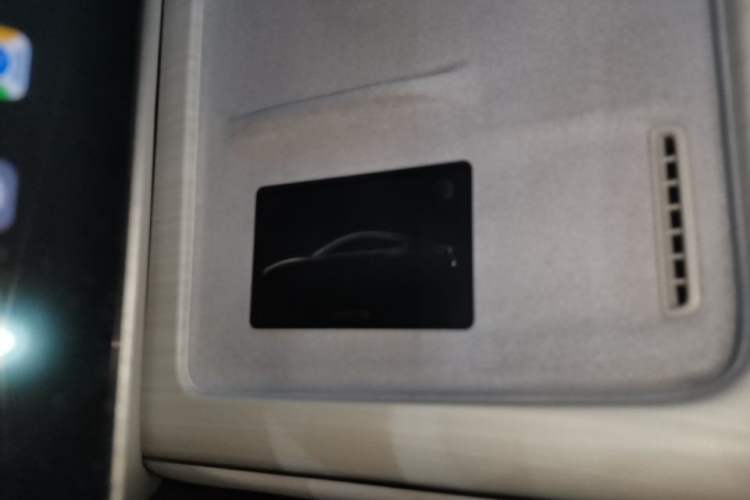 Used Xiaomi Auto SU7 2024 Rear-Drive Ultra-Long Range Advanced Pro-Level Intelligent Driving Version Vehicle Key
