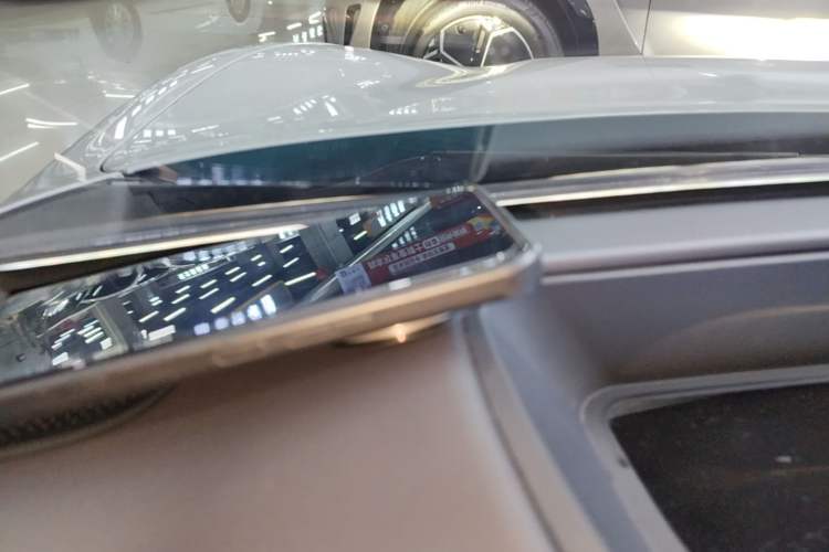 Used Xiaomi Auto SU7 2024 Four-Wheel Drive Ultra-Long Range Advanced Intelligent Driving Max Edition Vehicle Key