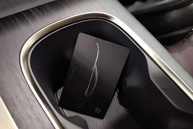 Used Xiaomi Auto SU7 2024 Rear-Drive Long-Range Intelligent Driving Version Vehicle Key