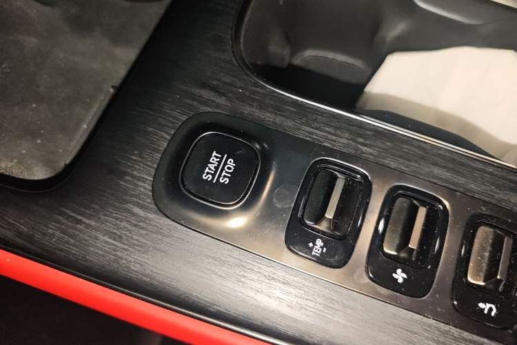 Used Xiaomi Auto SU7 2024 Four-Wheel Drive Ultra-Long Range Advanced Intelligent Driving Max Edition Vehicle Key