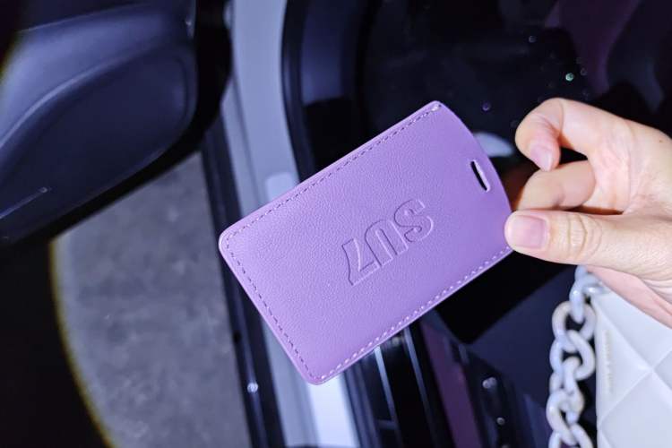 Used Xiaomi Auto SU7 2024 Rear-Drive Long-Range Intelligent Driving Version Vehicle Key