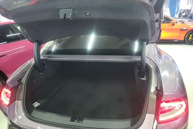 Used Xiaomi Auto SU7 2024 Four-Wheel Drive Ultra-Long Range Advanced Intelligent Driving Max Edition Trunk