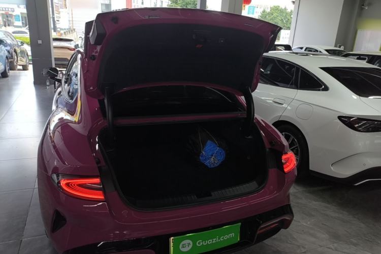 Used Xiaomi Auto SU7 2024 Four-Wheel Drive Ultra-Long Range Advanced Intelligent Driving Max Edition Trunk
