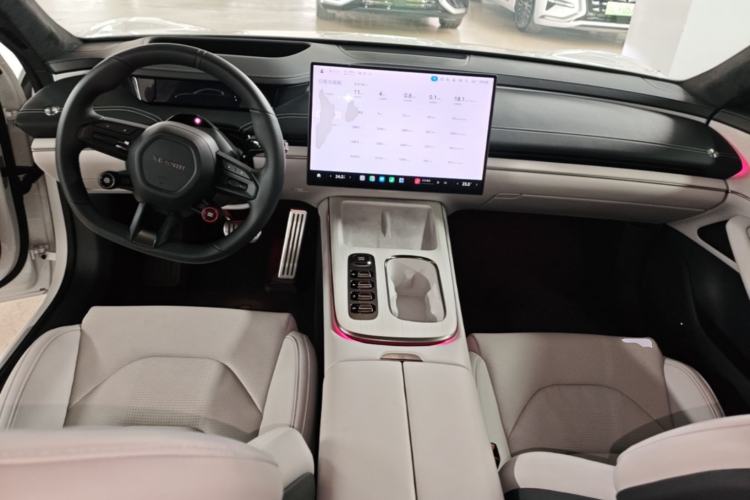 Used Xiaomi Auto SU7 2024 Four-Wheel Drive Ultra-Long Range Advanced Intelligent Driving Max Edition Center Console