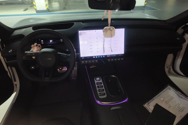 Used Xiaomi Auto SU7 2024 Four-Wheel Drive Ultra-Long Range Advanced Intelligent Driving Max Edition Center Console