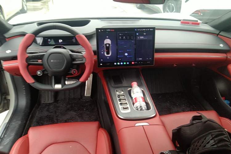 Used Xiaomi Auto SU7 2024 Four-Wheel Drive Ultra-Long Range Advanced Intelligent Driving Max Edition Center Console
