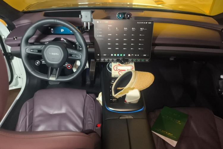 Used Xiaomi Auto SU7 2024 Four-Wheel Drive Ultra-Long Range Advanced Intelligent Driving Max Edition Center Console