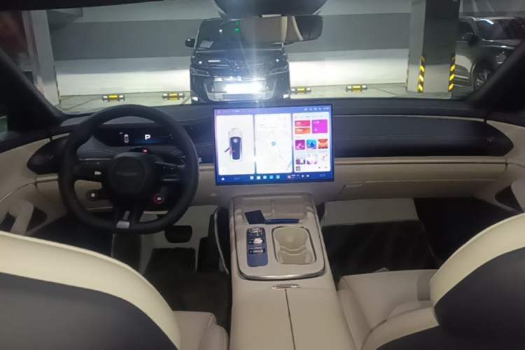 Used Xiaomi Auto SU7 2024 Rear-Drive Long-Range Intelligent Driving Version Center Console