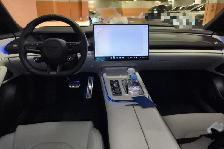 Used Xiaomi Auto SU7 2024 Four-Wheel Drive Ultra-Long Range Advanced Intelligent Driving Max Edition Center Console