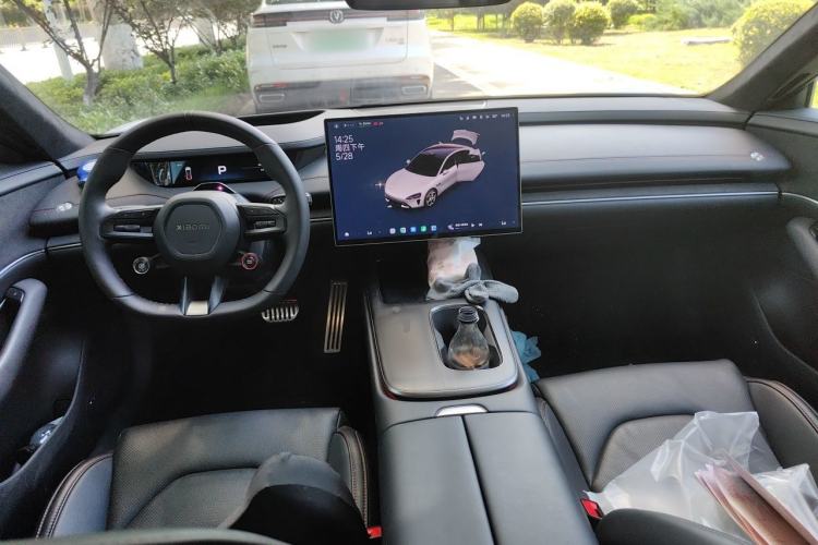 Used Xiaomi Auto SU7 2024 Four-Wheel Drive Ultra-Long Range Advanced Intelligent Driving Max Edition Center Console