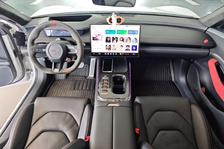 Used Xiaomi Auto SU7 2024 Four-Wheel Drive Ultra-Long Range Advanced Intelligent Driving Max Edition Center Console