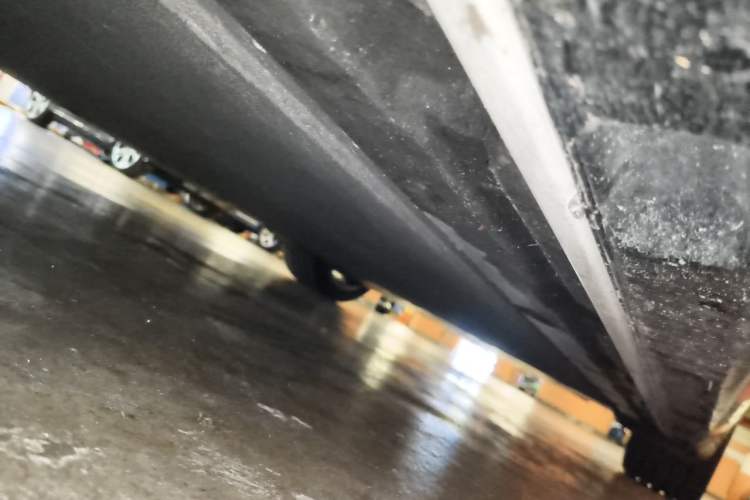 Used Xiaomi Auto SU7 2024 Four-Wheel Drive Ultra-Long Range Advanced Intelligent Driving Max Edition Chassis Front Left
