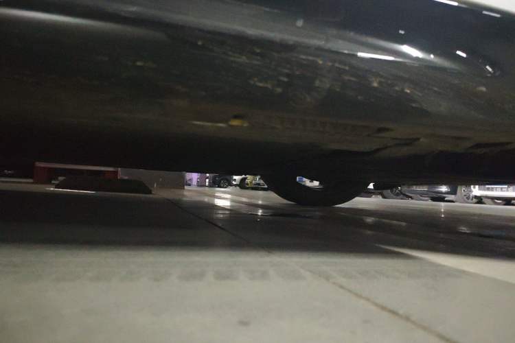 Used Xiaomi Auto SU7 2024 Four-Wheel Drive Ultra-Long Range Advanced Intelligent Driving Max Edition Chassis Front Right