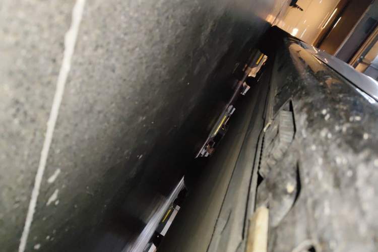 Used Xiaomi Auto SU7 2024 Rear-Drive Long-Range Intelligent Driving Version Chassis Front Right