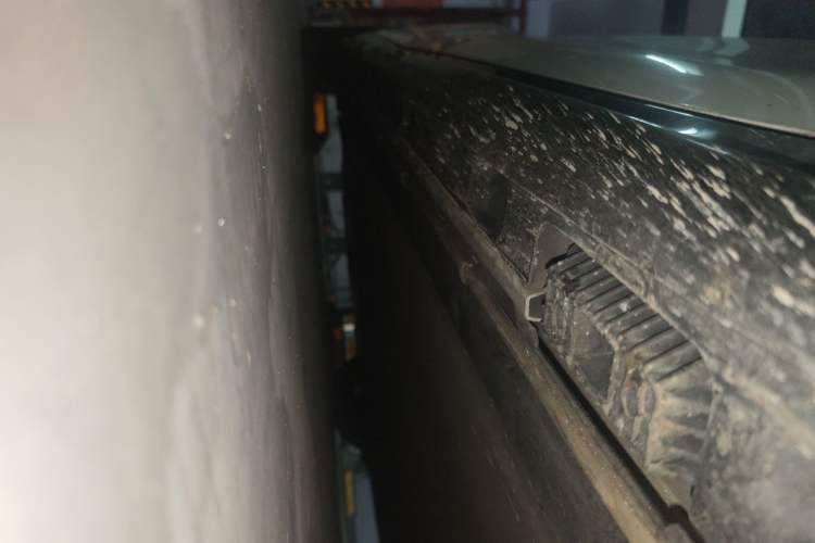Used Xiaomi Auto SU7 2024 Rear-Drive Long-Range Intelligent Driving Version Chassis Front Right