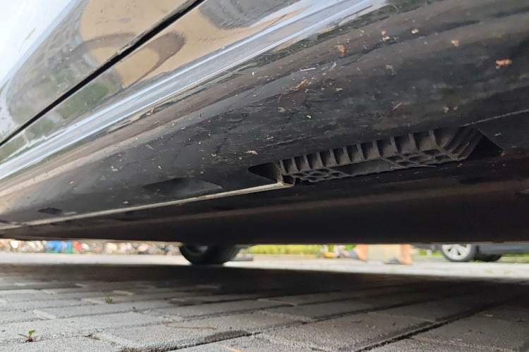 Used Xiaomi Auto SU7 2024 Four-Wheel Drive Ultra-Long Range Advanced Intelligent Driving Max Edition Chassis Front Right