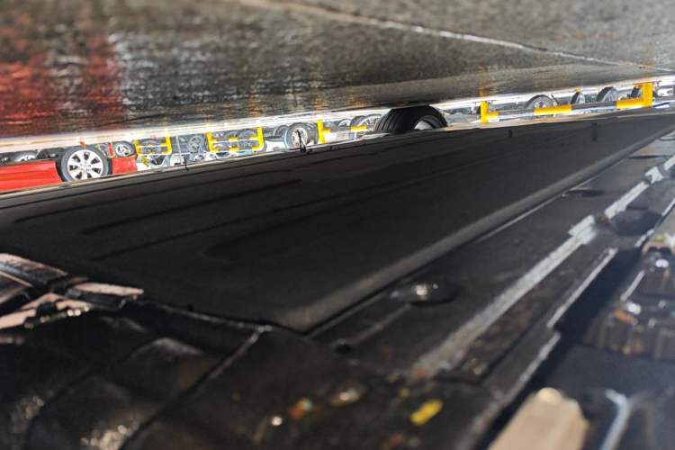 Used Xiaomi Auto SU7 2024 Rear-Drive Long-Range Intelligent Driving Version Chassis Front Right