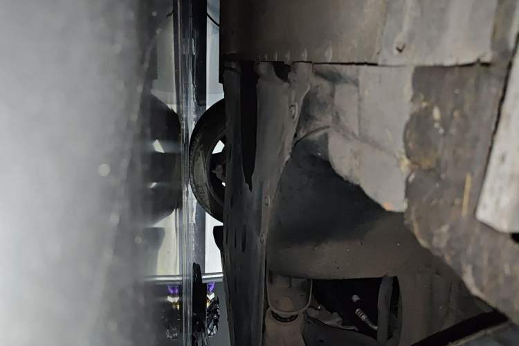Used Xiaomi Auto SU7 2024 Rear-Drive Long-Range Intelligent Driving Version Chassis Front Right
