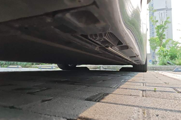 Used Xiaomi Auto SU7 2024 Four-Wheel Drive Ultra-Long Range Advanced Intelligent Driving Max Edition Chassis Rear Right
