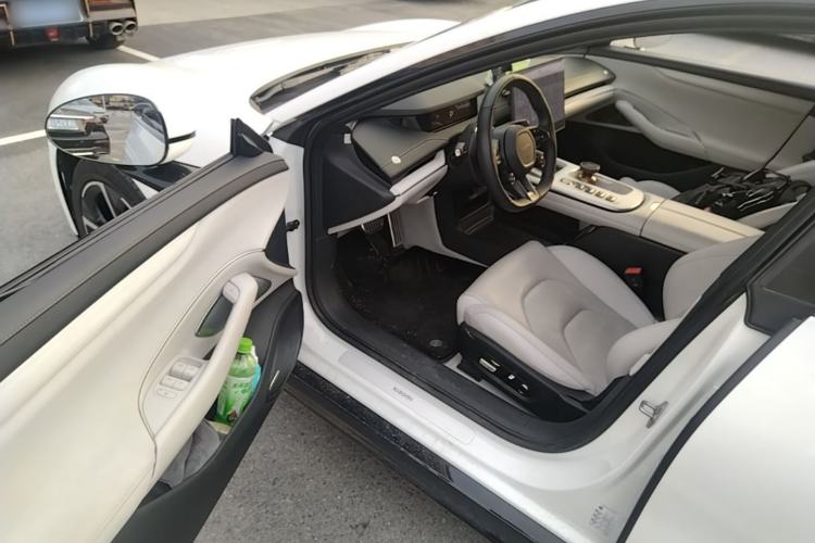 Used Xiaomi Auto SU7 2024 Four-Wheel Drive Ultra-Long Range Advanced Intelligent Driving Max Edition Driver Seat