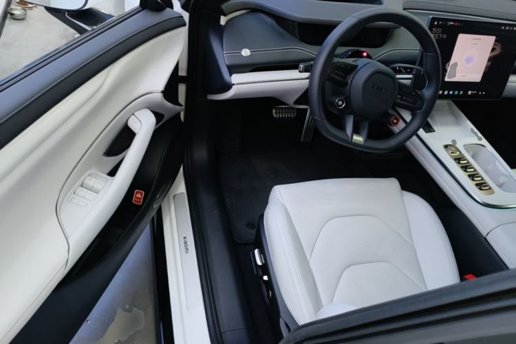 Used Xiaomi Auto SU7 2024 Four-Wheel Drive Ultra-Long Range Advanced Intelligent Driving Max Edition Driver Seat