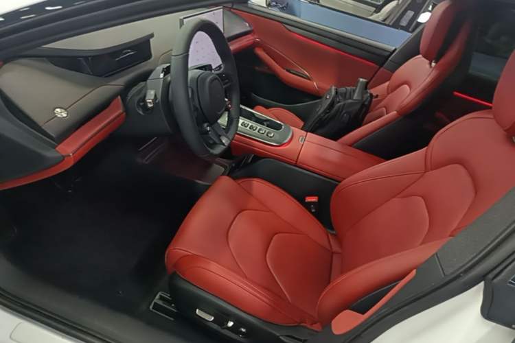 Used Xiaomi Auto SU7 2024 Rear-Drive Ultra-Long Range Advanced Pro-Level Intelligent Driving Version Driver Seat
