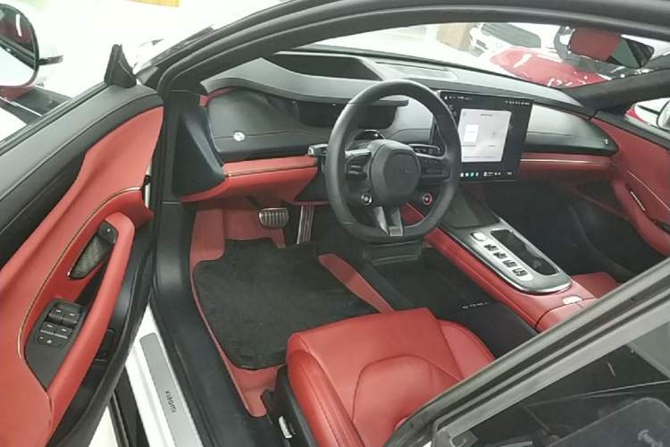 Used Xiaomi Auto SU7 2024 Four-Wheel Drive Ultra-Long Range Advanced Intelligent Driving Max Edition Driver Seat