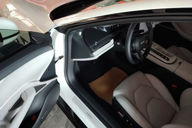 Used Xiaomi Auto SU7 2024 Four-Wheel Drive Ultra-Long Range Advanced Intelligent Driving Max Edition Driver Seat