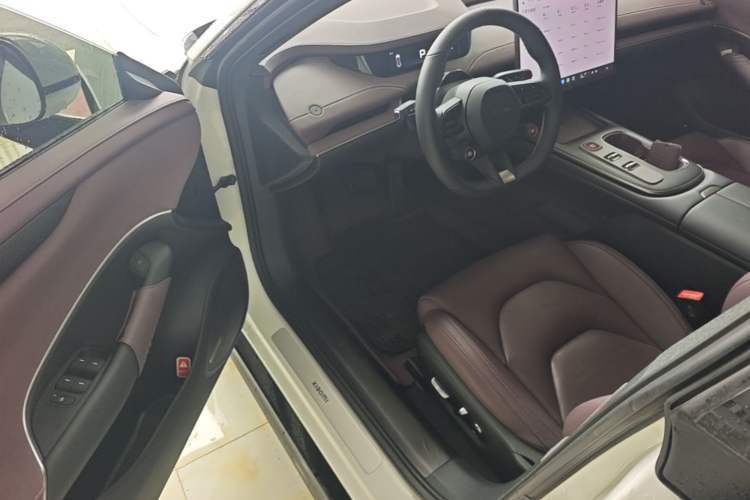 Used Xiaomi Auto SU7 2024 Rear-Drive Long-Range Intelligent Driving Version Driver Seat
