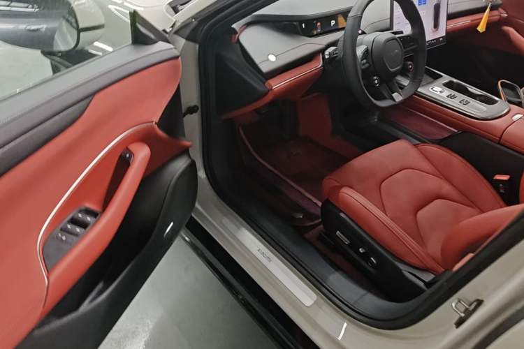 Used Xiaomi Auto SU7 2024 Rear-Drive Long-Range Intelligent Driving Version Driver Seat