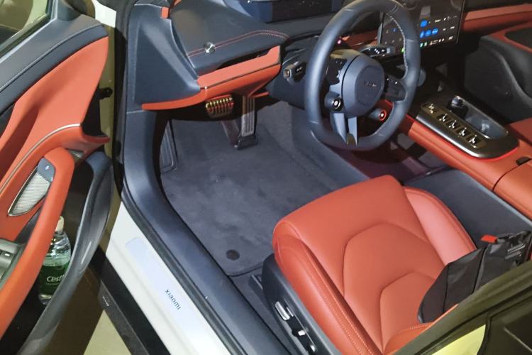 Used Xiaomi Auto SU7 2024 Four-Wheel Drive Ultra-Long Range Advanced Intelligent Driving Max Edition Driver Seat