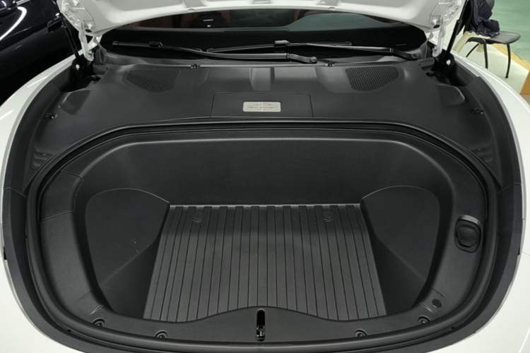 Used Xiaomi Auto SU7 2024 Rear-Drive Long-Range Intelligent Driving Version Engine Bay