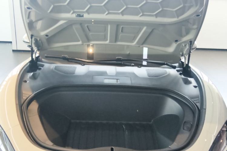 Used Xiaomi Auto SU7 2024 Rear-Drive Long-Range Intelligent Driving Version Engine Bay