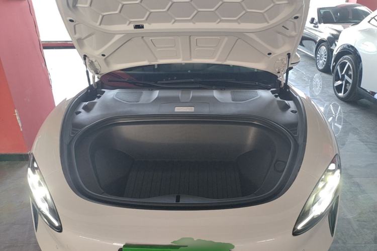 Used Xiaomi Auto SU7 2024 Rear-Drive Long-Range Intelligent Driving Version Engine Bay