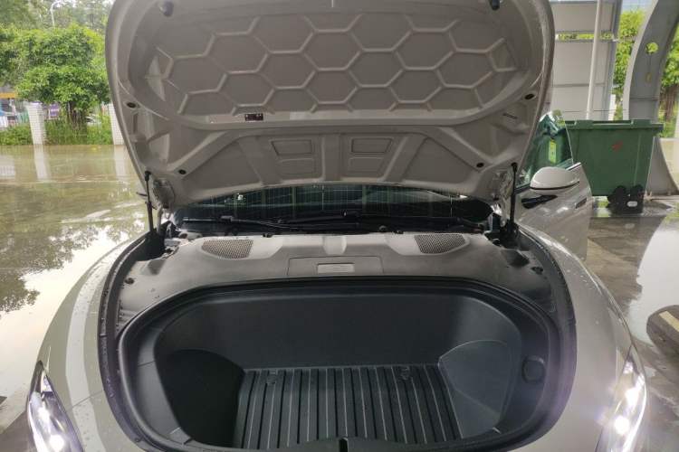 Used Xiaomi Auto SU7 2024 Rear-Drive Ultra-Long Range Advanced Pro-Level Intelligent Driving Version Engine Bay