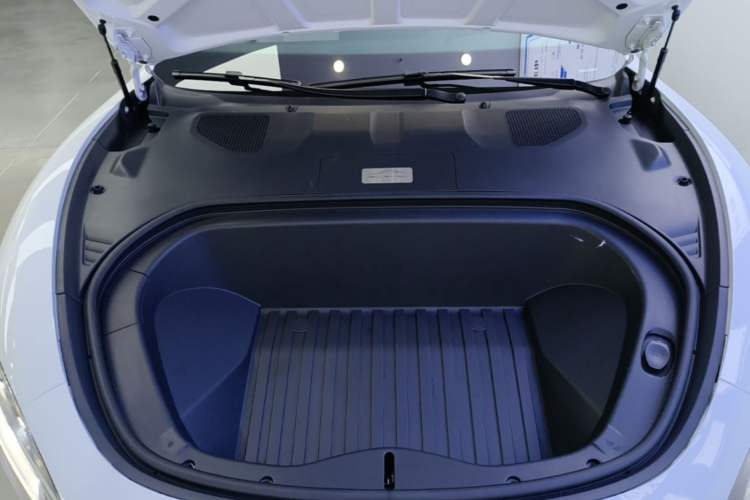 Used Xiaomi Auto SU7 2024 Four-Wheel Drive Ultra-Long Range Advanced Intelligent Driving Max Edition Engine Bay