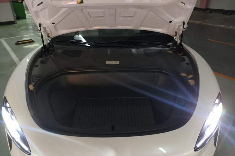 Used Xiaomi Auto SU7 2024 Four-Wheel Drive Ultra-Long Range Advanced Intelligent Driving Max Edition Engine Bay