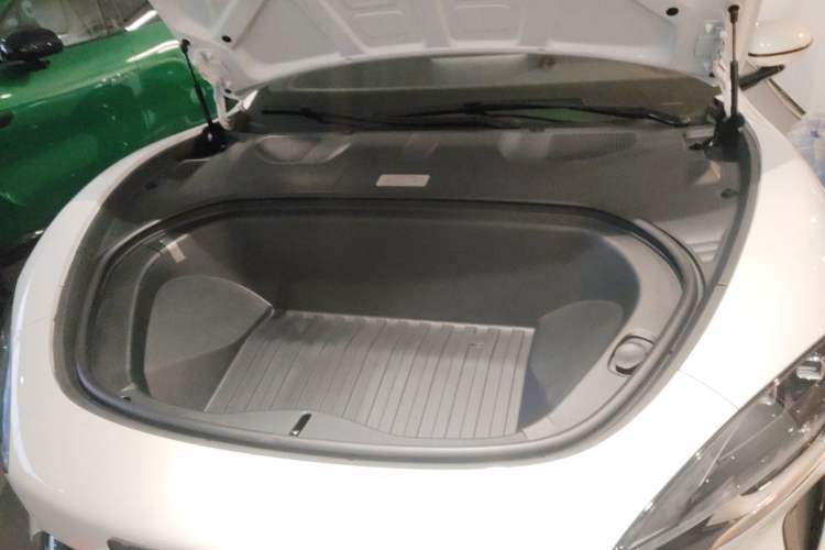 Used Xiaomi Auto SU7 2024 Rear-Drive Ultra-Long Range Advanced Pro-Level Intelligent Driving Version Engine Bay