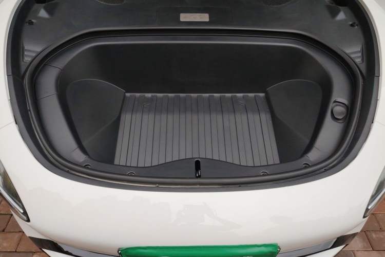 Used Xiaomi Auto SU7 2024 Four-Wheel Drive Ultra-Long Range Advanced Intelligent Driving Max Edition Engine Bay