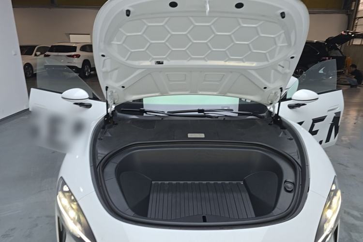 Used Xiaomi Auto SU7 2024 Rear-Drive Long-Range Intelligent Driving Version Engine Bay