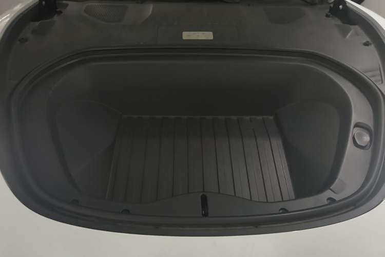 Used Xiaomi Auto SU7 2024 Rear-Drive Long-Range Intelligent Driving Version Engine Bay
