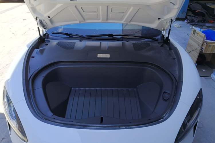 Used Xiaomi Auto SU7 2024 Four-Wheel Drive Ultra-Long Range Advanced Intelligent Driving Max Edition Engine Bay